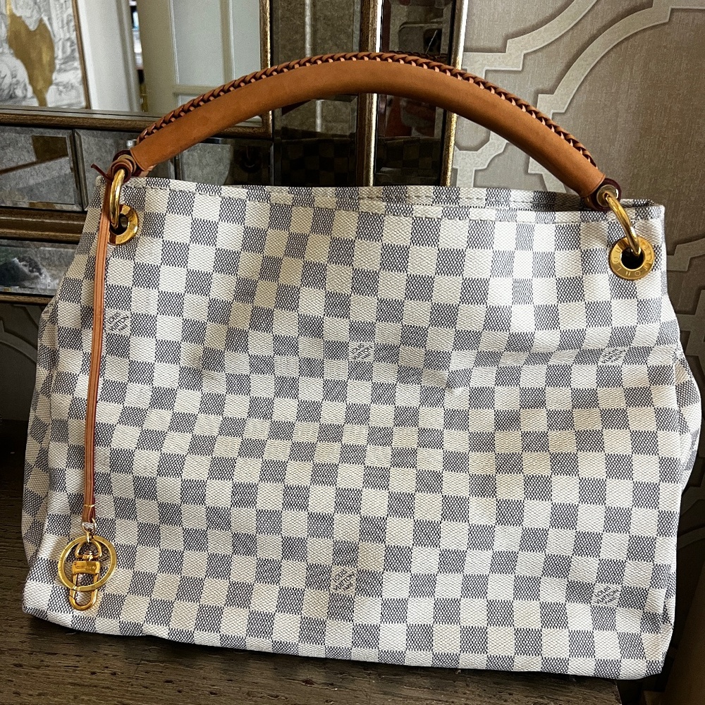 Louis Vuitton Shoulder Bag